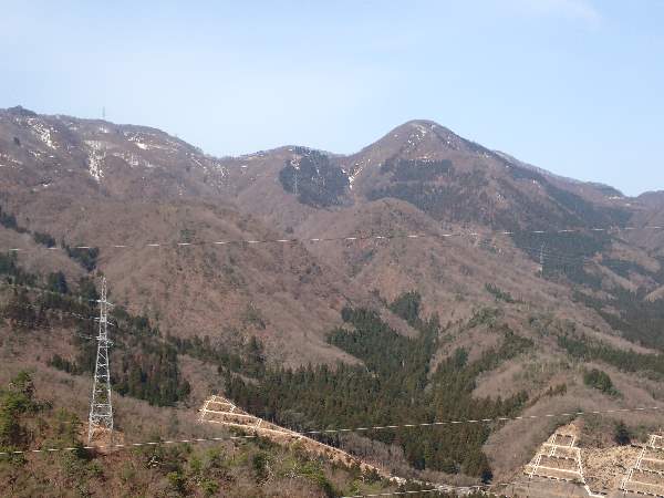 2.ホノケ山手前の高頭山